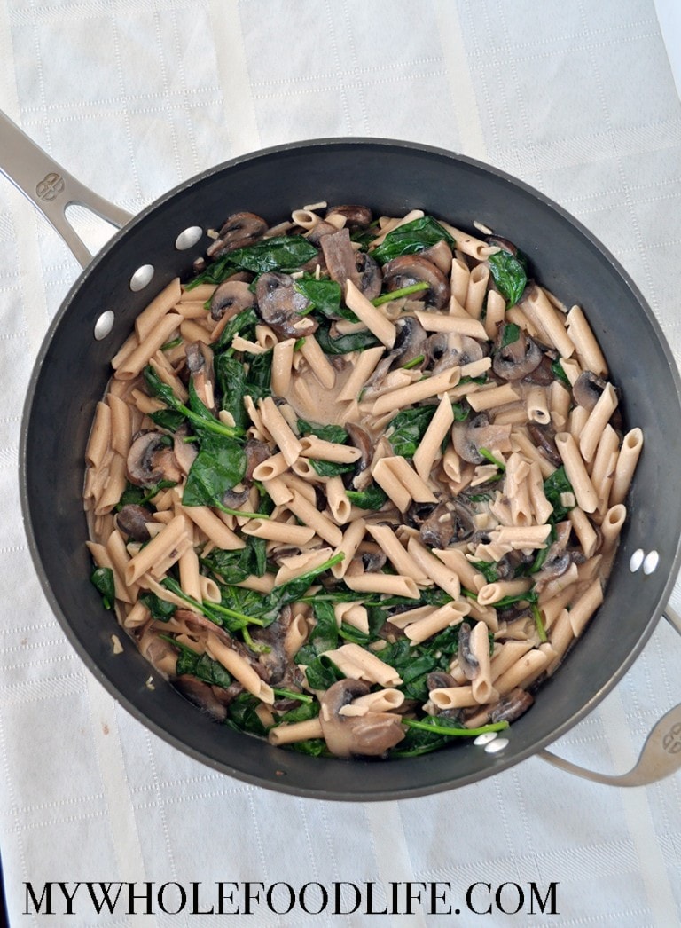 spinach-and-mushroom-pasta-healthy-fitness-meals